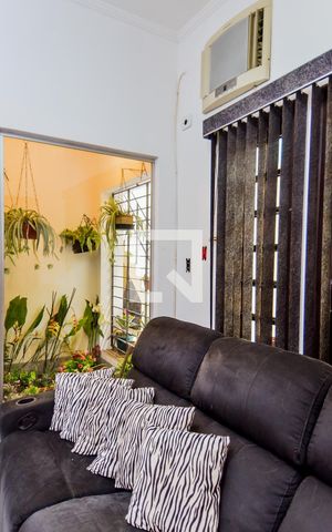 Casa à venda com 255m², 3 quartos e 4 vagasJardim de Inverno 