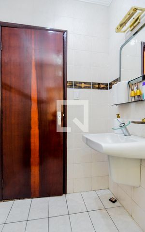 Casa à venda com 255m², 3 quartos e 4 vagasLavabo 
