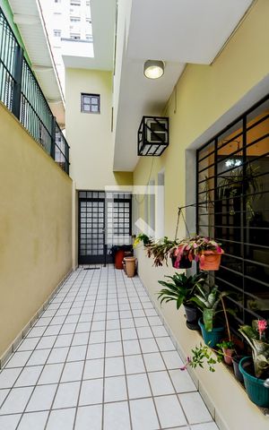 Casa à venda com 255m², 3 quartos e 4 vagasCorredor Lateral 