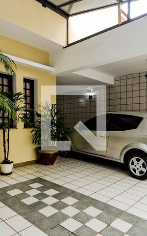 Casa à venda com 255m², 3 quartos e 4 vagasGaragem