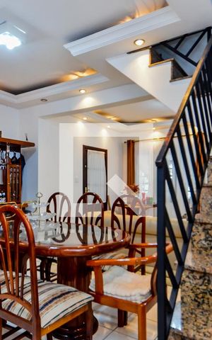 Casa à venda com 255m², 3 quartos e 4 vagasSala