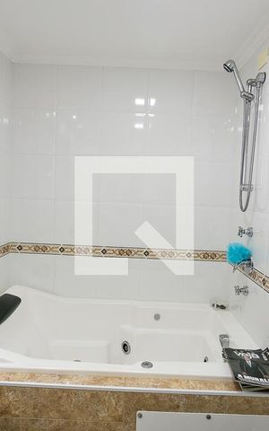 Apartamento à venda com 224m², 4 quartos e 3 vagas Apartamento à venda com 224m², 4 quartos e 3 vagasBanheiro da Suíte 2