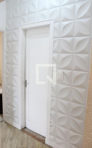 Apartamento para alugar com 81m², 2 quartos e sem vagaBanheiro Corredor