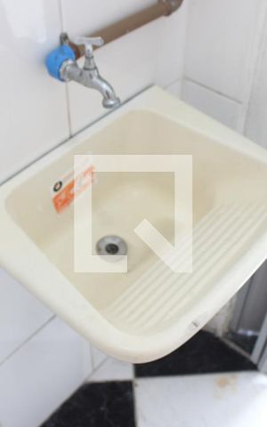 Apartamento para alugar com 81m², 2 quartos e sem vagaBanheiro de serviço