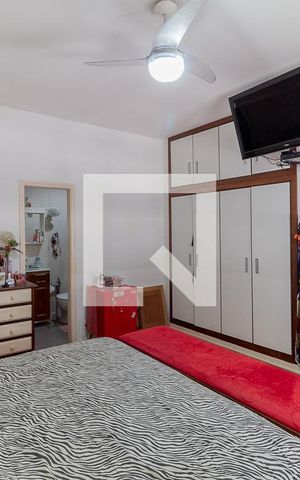 Apartamento à venda com 220m², 3 quartos e 2 vagas Apartamento à venda com 220m², 3 quartos e 2 vagasSuíte
