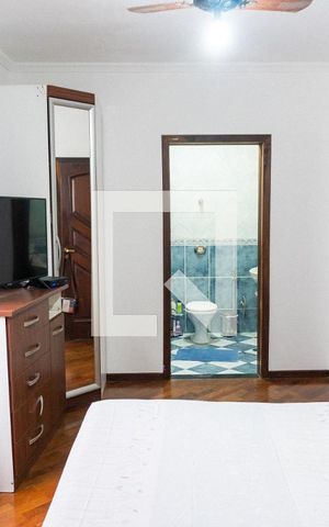 Casa à venda com 160m², 3 quartos e 3 vagas Casa à venda com 160m², 3 quartos e 3 vagasSuite