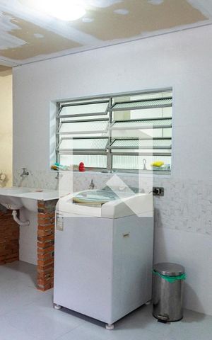 Casa à venda com 160m², 3 quartos e 3 vagas Casa à venda com 160m², 3 quartos e 3 vagasÁrea de Serviço