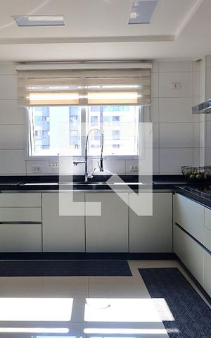 Apartamento à venda com 227m², 4 quartos e 4 vagasCozinha