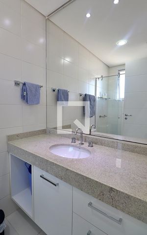 Apartamento à venda com 227m², 4 quartos e 4 vagasBanheiro da Suíte 4
