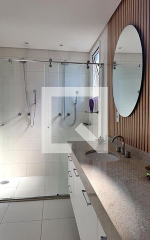 Apartamento à venda com 227m², 4 quartos e 4 vagasBanheiro da suíte 1