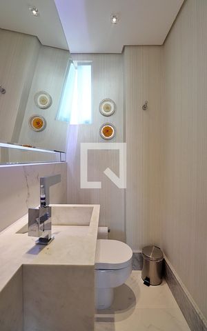 Apartamento à venda com 227m², 4 quartos e 4 vagasLavabo