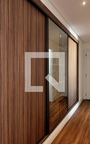 Apartamento à venda com 227m², 4 quartos e 4 vagasCorredor - Armário