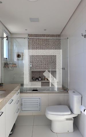 Apartamento à venda com 227m², 4 quartos e 4 vagasBanheiro da suíte 1