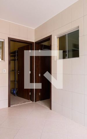 Casa para alugar com 250m², 3 quartos e 2 vagas Casa para alugar com 250m², 3 quartos e 2 vagasÁrea de Serviço