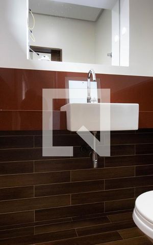 Casa para alugar com 250m², 3 quartos e 2 vagas Casa para alugar com 250m², 3 quartos e 2 vagasLavabo