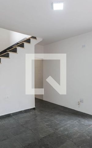 Casa para alugar com 80m², 2 quartos e 1 vaga Casa para alugar com 80m², 2 quartos e 1 vagaSala