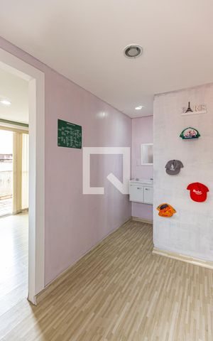 Casa à venda com 186m², 2 quartos e 2 vagas Casa à venda com 186m², 2 quartos e 2 vagasEdícula