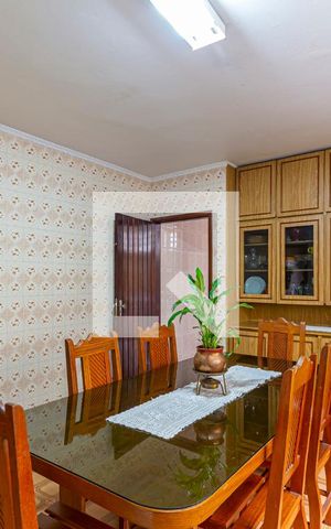 Casa à venda com 186m², 2 quartos e 2 vagas Casa à venda com 186m², 2 quartos e 2 vagasCozinha