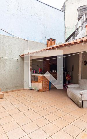 Casa à venda com 186m², 2 quartos e 2 vagas Casa à venda com 186m², 2 quartos e 2 vagasQuintal Fundos