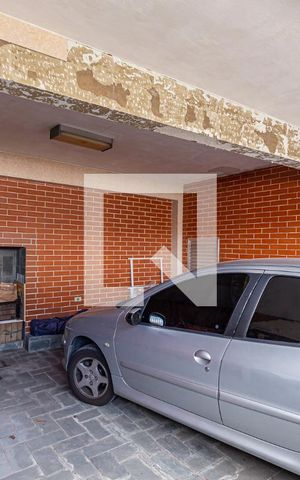 Casa à venda com 186m², 2 quartos e 2 vagas Casa à venda com 186m², 2 quartos e 2 vagasGaragem