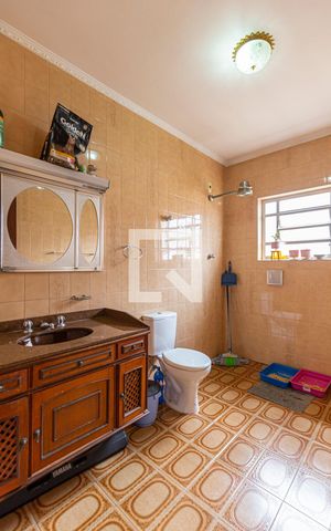 Casa à venda com 186m², 2 quartos e 2 vagas Casa à venda com 186m², 2 quartos e 2 vagasBanheiro 2