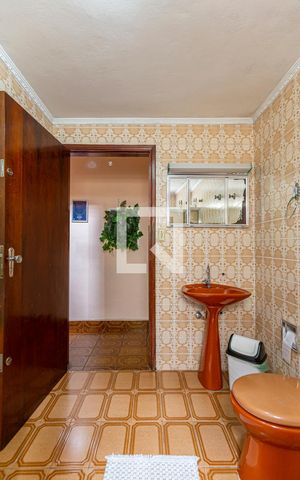 Casa à venda com 186m², 2 quartos e 2 vagas Casa à venda com 186m², 2 quartos e 2 vagasBanheiro 1