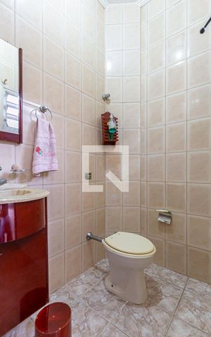 Casa à venda com 186m², 2 quartos e 2 vagas Casa à venda com 186m², 2 quartos e 2 vagasLavabo - Área de Serviço