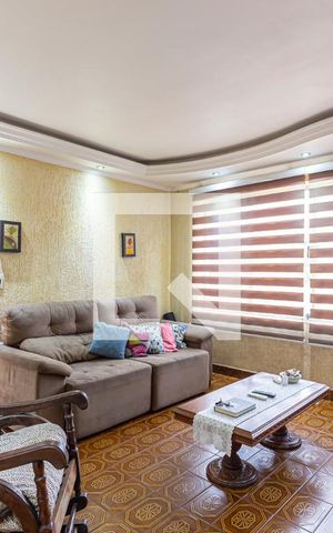Casa à venda com 186m², 2 quartos e 2 vagas Casa à venda com 186m², 2 quartos e 2 vagasSala