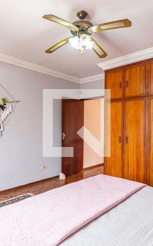 Casa à venda com 186m², 2 quartos e 2 vagas Casa à venda com 186m², 2 quartos e 2 vagasQuarto 2