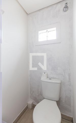 Casa à venda com 186m², 2 quartos e 2 vagas Casa à venda com 186m², 2 quartos e 2 vagasLavabo