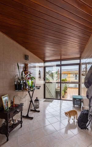 Casa à venda com 186m², 2 quartos e 2 vagas Casa à venda com 186m², 2 quartos e 2 vagasHall de Entrada