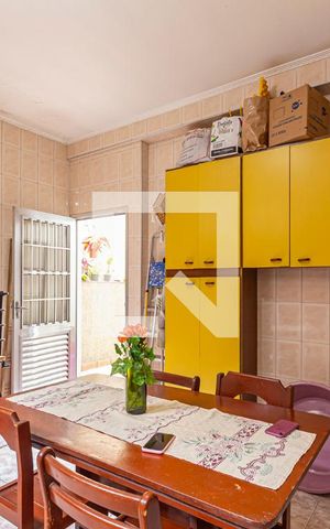 Casa à venda com 186m², 2 quartos e 2 vagas Casa à venda com 186m², 2 quartos e 2 vagasÁrea de Serviço