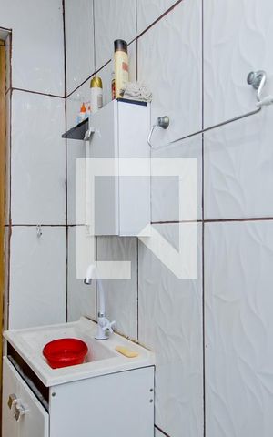 Casa à venda com 200m², 2 quartos e 2 vagasBanheiro Social