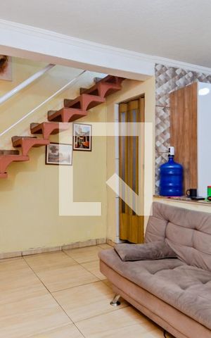 Casa à venda com 200m², 2 quartos e 2 vagasSala