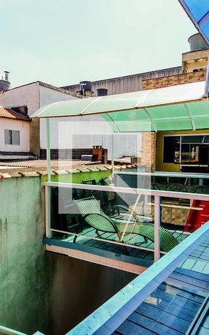 Casa à venda com 200m², 2 quartos e 2 vagasVaranda 