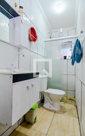 Casa à venda com 200m², 2 quartos e 2 vagasBanheiro Social