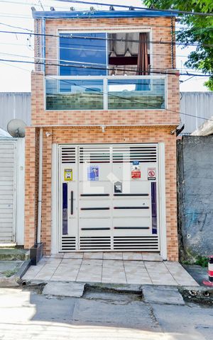 Casa à venda com 200m², 2 quartos e 2 vagasFachada
