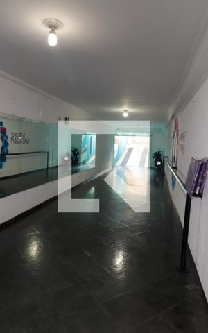 Casa à venda com 125m², 3 quartos e 5 vagas Casa à venda com 125m², 3 quartos e 5 vagasGaragem