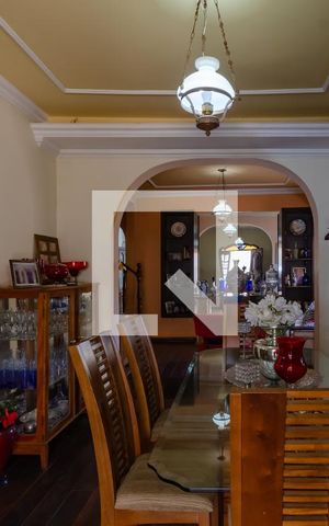 Casa à venda com 450m², 4 quartos e 4 vagasSala