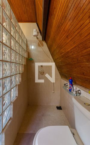 Casa à venda com 450m², 4 quartos e 4 vagasBanheiro Suíte