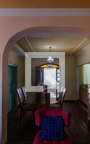 Casa à venda com 450m², 4 quartos e 4 vagasSala