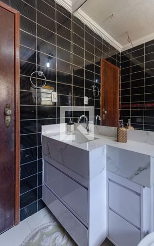 Casa à venda com 450m², 4 quartos e 4 vagasBanheiro Social