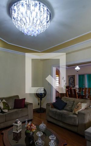 Casa à venda com 450m², 4 quartos e 4 vagasSala de Tv