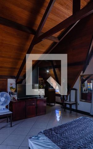 Casa à venda com 450m², 4 quartos e 4 vagasSuíte