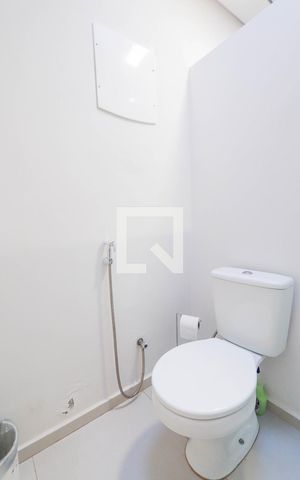 Casa à venda com 201m², 3 quartos e 2 vagas Casa à venda com 201m², 3 quartos e 2 vagasBanheiro