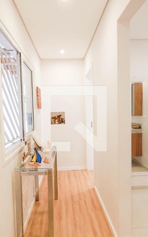 Casa à venda com 201m², 3 quartos e 2 vagas Casa à venda com 201m², 3 quartos e 2 vagasCorredor