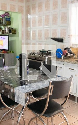 Casa à venda com 150m², 8 quartos e 2 vagas Casa à venda com 150m², 8 quartos e 2 vagasCozinha 4