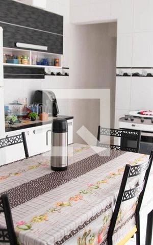 Casa à venda com 150m², 8 quartos e 2 vagas Casa à venda com 150m², 8 quartos e 2 vagasCozinha 2