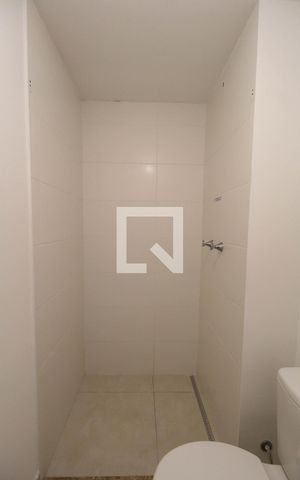 Apartamento para alugar com 55m², 2 quartos e 1 vaga Apartamento para alugar com 55m², 2 quartos e 1 vagaBanheiro da Suíte