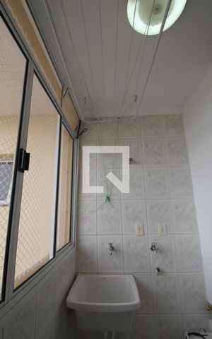 Apartamento para alugar com 71m², 2 quartos e 1 vagaÁrea de Serviço